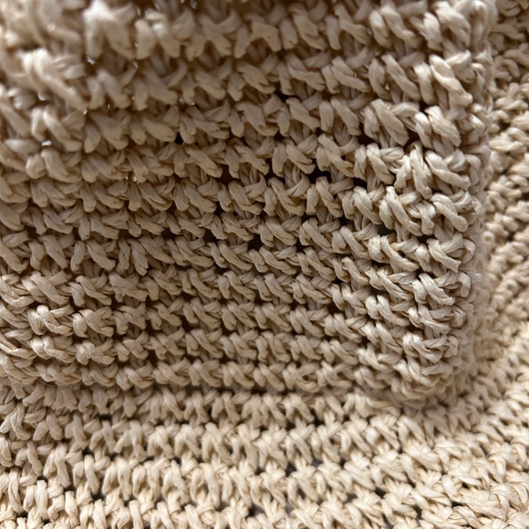 BEACH HAT - Picture 3 of 3